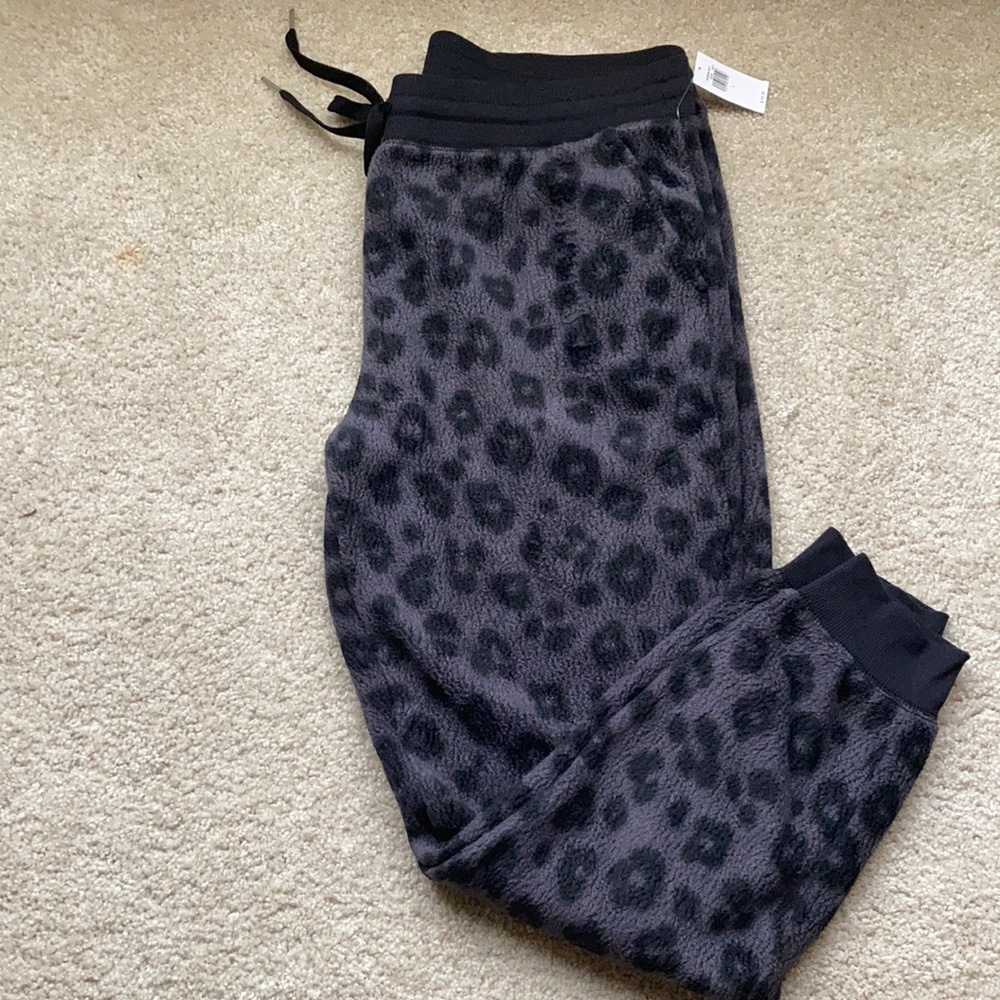 Old navy Sherpa joggers